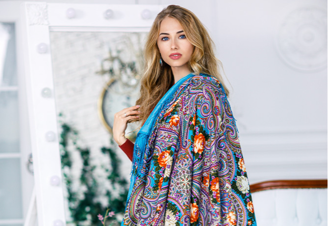 фирменный магазин "Павловопосадские платки" в Угличе