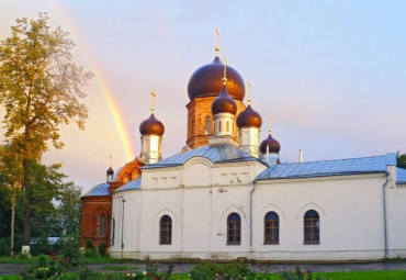 Град на острове стоит. Москва - Орехово - Покров - Свято-Введенская островная пустынь.