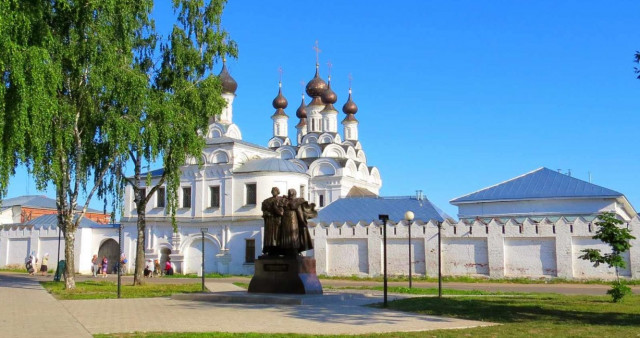 В былинный Муром - под покров святых Петра и Февронии. Москва.