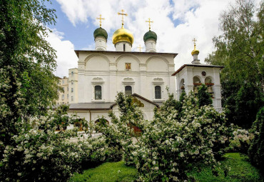 Возрожденная святыня - Сретенский монастырь. Москва.