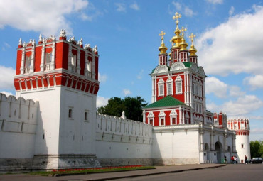 Девичьим полем в Новодевичью обитель. Москва.