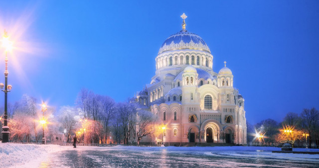 Новогодний парадиз. Санкт-Петербург - Гатчина - Кронштадт - Петергоф.