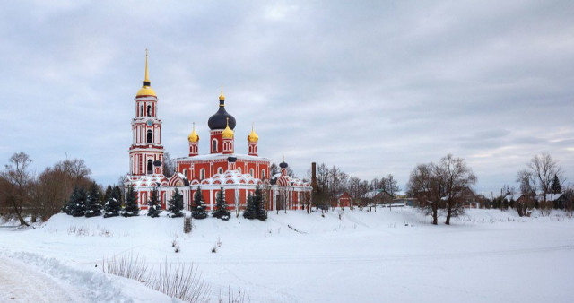 Вдоль реки Волхов. Москва - Вышний Волочек - Старая Русса - Псков - Изборск - Печоры - Пушкинские Горы - Великий Новгород.