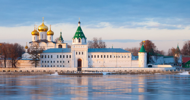 "Январские каникулы в Костроме" с посещением Терема Снегурочки + лосеферма + ювелирный завод + театрализованная экскурсия "Губернские истории". Москва - Кострома - Сумароково.