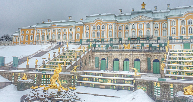 Ёлки в большом городе. Санкт-Петербург - Кронштадт - Петергоф - Санкт-Петербург