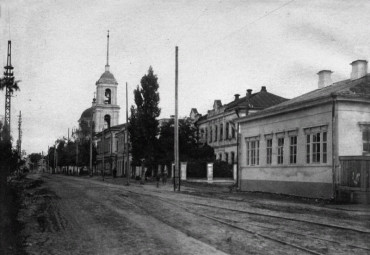 ВДОЛЬ ПО УЛИЦЕ СЕРГИЕВСКОЙ