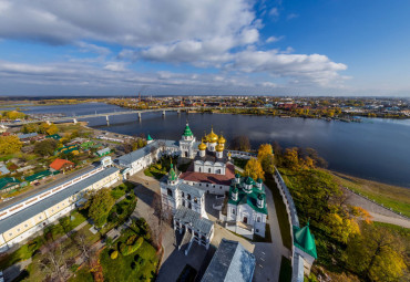 Кострома. Терем Снегурочки + лосеферма + ювелирный завод + музей-заповедник Дворянское Собрание или музей деревянного зодчества. Москва - Сумароково.