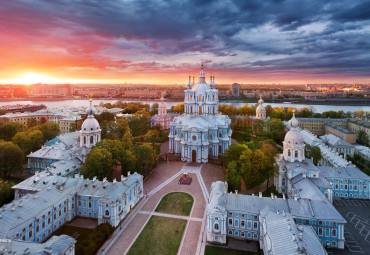 Незабываемое путешествие в средневековую сказку. Санкт-Петербург - Ломоносов (Ораниенбаум) - Выборг - Кронштадт - Санкт-Петербург