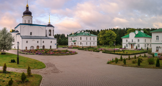 Самый насыщенный тур по Псковской земле “Заповедник”. Псков - д. Цевло - Пушкинские горы - Березино - о. Залита - о. Белова - Елизарово - Новый Изборск - Залавье - Сигово - Изборск - Печоры - Псков