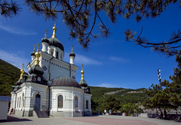 Крымский треугольник. Симферополь - Алушта - Ялта - Никита - Ливадия - Балаклава - Севастополь - Инкерман - Бахчисарай - Симферополь