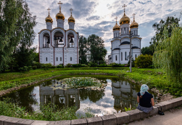 Ночная феерия в небе над Синь Камнем. Москва - Переславль-Залесский - Василево.