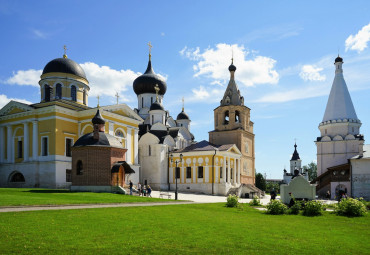 Пусть память вёрсты строк перелистает. Москва - Старица - Берново - Москва