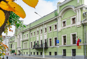 В гостях у водочного короля Смирнова. Москва