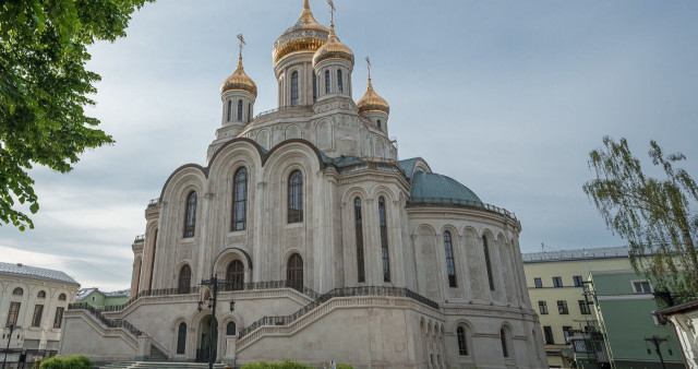 Возрожденная святыня - Сретенский монастырь. Москва