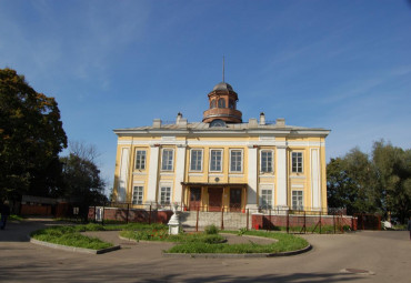 Лабиринтами Казенной слободы в дом Сахарного короля. Москва