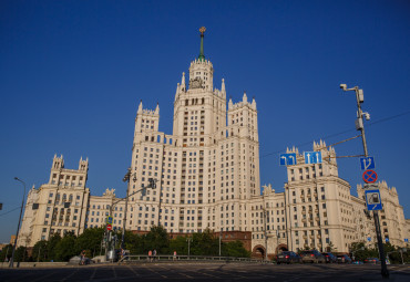 Семь Сталинских сестер. Легенды высоток Москвы.