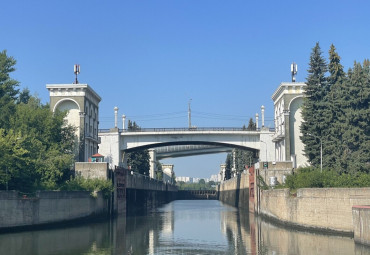 Круиз в царское село к храму Белый лебедь. Москва