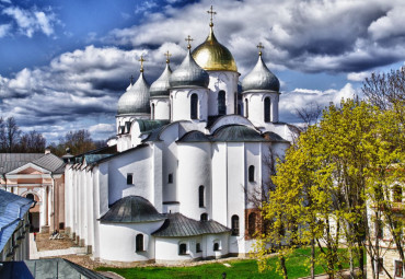 Великий Новгород из Санкт-Петербурга.