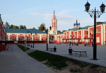 Тур "Калужские выходные". Москва - Калуга - Дворцы - Полотняный Завод.