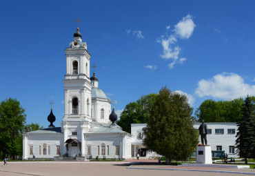 Тур: "Тарусские вечера". Москва - Серпухов - Страхово - Таруса.