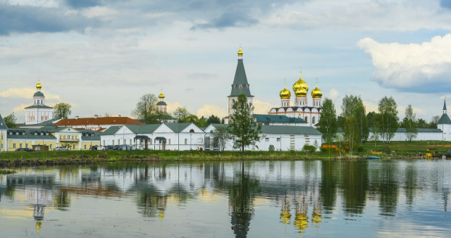 Живой музей и заповедный край озер. Великий Новгород – Валдай.