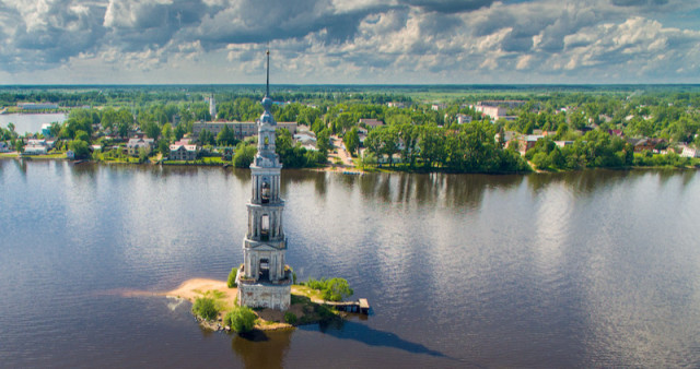 Углич - Калязин с водной прогулкой к затопленной колокольне. Москва.