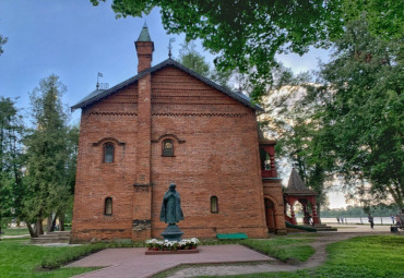 Углич - Калязин с водной прогулкой к затопленной колокольне. Москва.