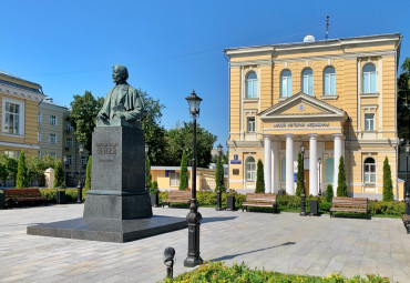 Девичьим полем в Новодевичью обитель. Москва.