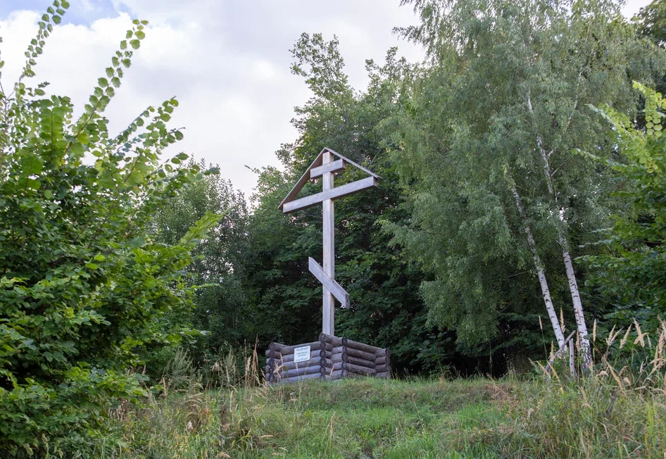 Поклонный крест защитникам Гороховца.