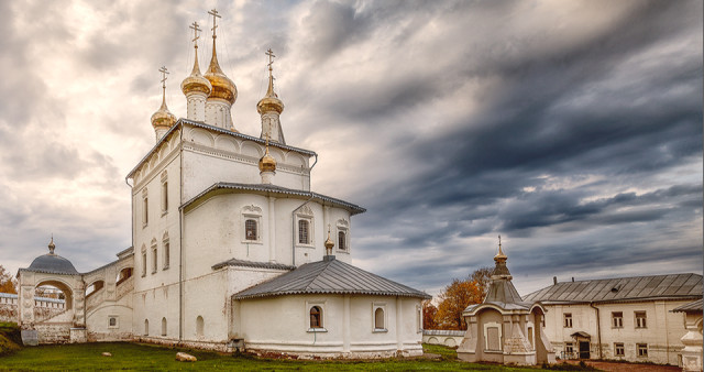 Свято-троицкий Никольский мужской монастырь.