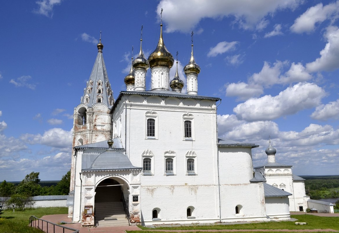 Свято-троицкий Никольский мужской монастырь.