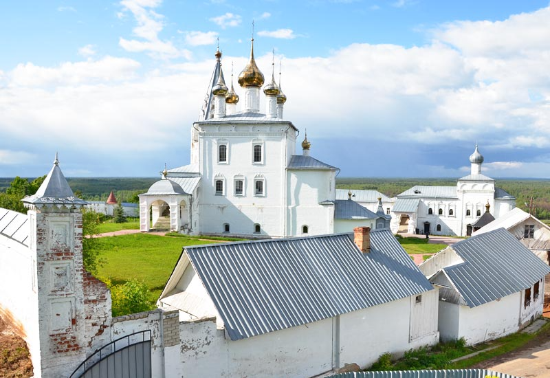 Свято-троицкий Никольский мужской монастырь.