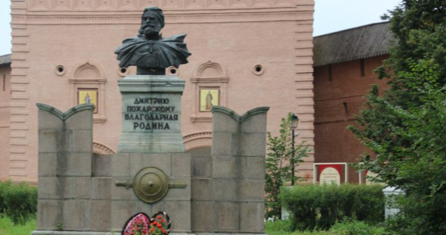Памятник Дмитрию Пожарскому
