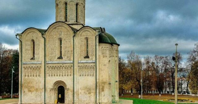 Дмитриевский собор — Белокаменная поэма XII века