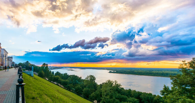 Верхне-Волжская набережная — Аристократический променад с видом на Волгу