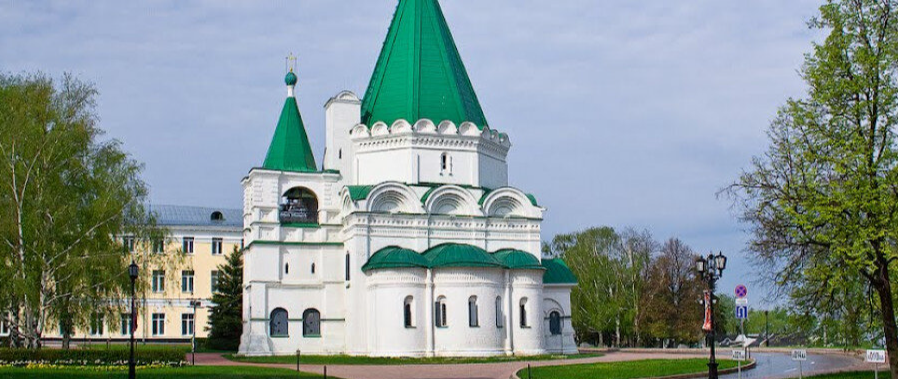 Михайло-Архангельский собор в Кремле: Древнейший Храм и Национальная Святыня