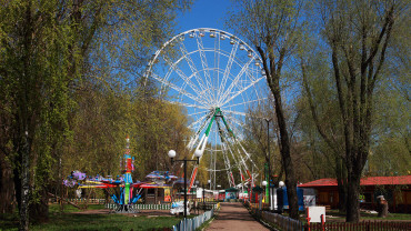 Парк аттракционов «Кырлай»: Небесный город над Казанью