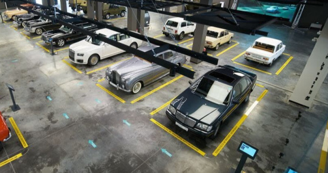 Ak Bars Retro Cars: Премиальный гараж холдинга «Ак Барс»