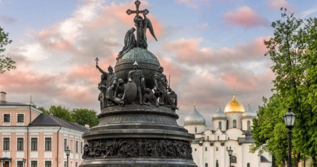 Памятник «Тысячелетие России»: История государства в бронзе