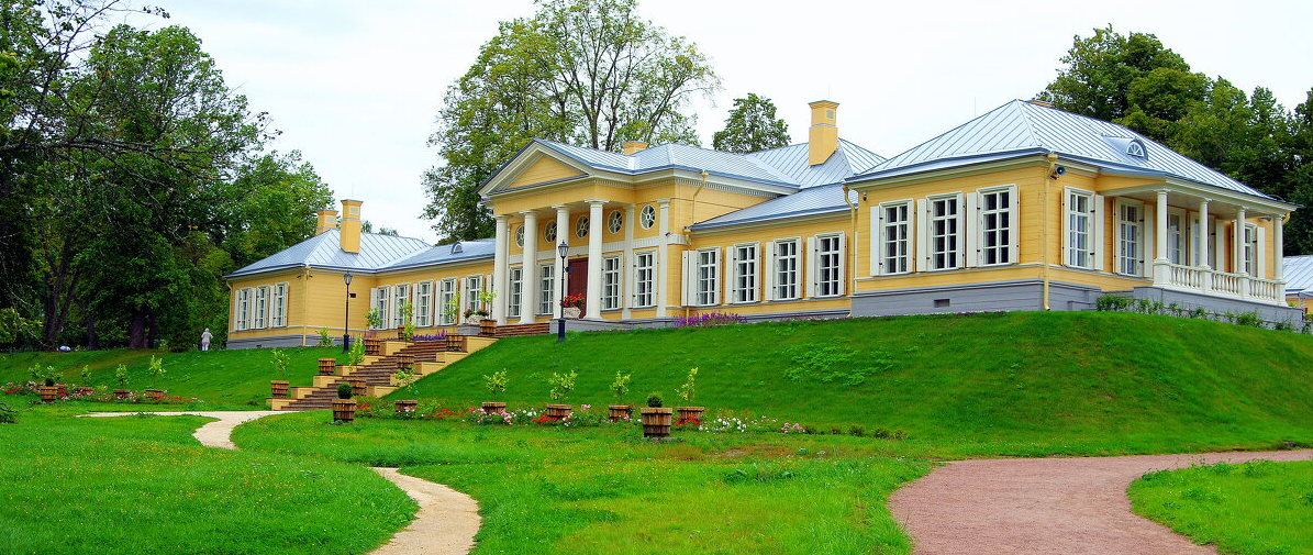 Главный дом усадьбы Монрепо