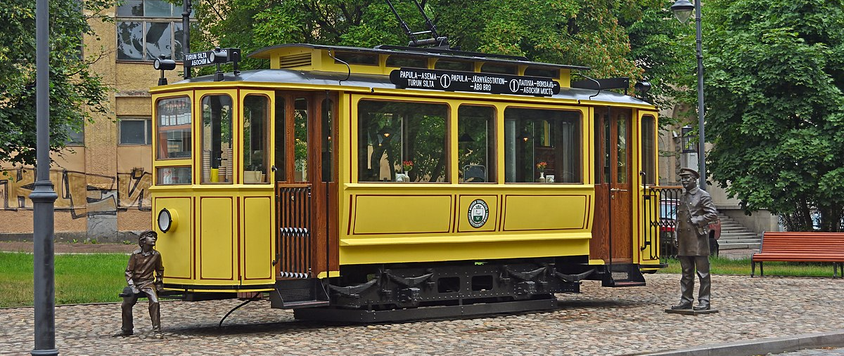 Памятник трамваю