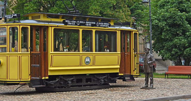 Памятник трамваю