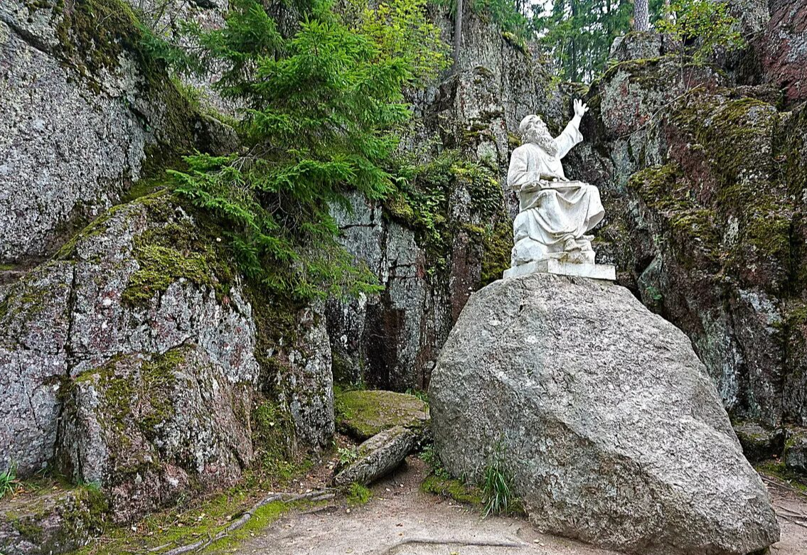 Вяйнямёйнен, играющий на кантеле