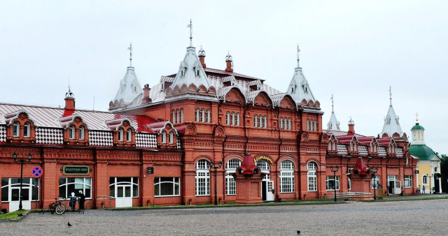 Красногорские торговые ряды: главная торговая площадь у Лавры