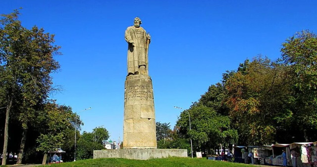 Памятник Ивану Сусанину