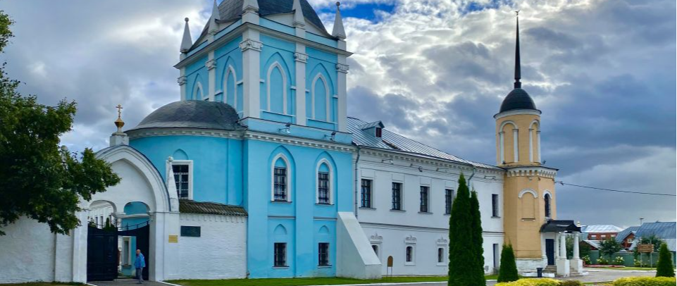 Церковь Покрова Пресвятой Богородицы в Ново-Голутвине Троицком монастыре