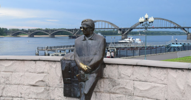 Памятник Л.И. Ошанину