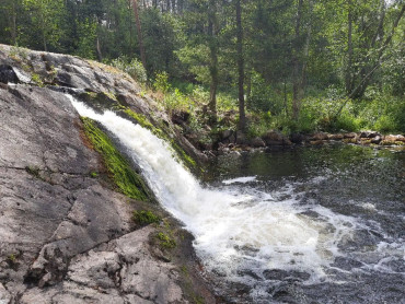 Экспедиция к лесным водопадам и к месторождению граната из Сортавала