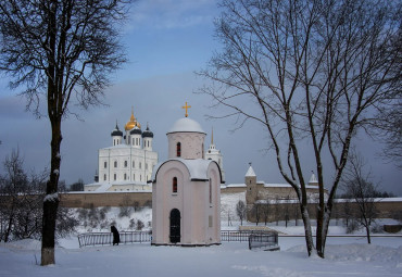 Петербургский Новый год + Псков – Печоры – Пушкинские горы. Павловск - Пушкин - Петергоф.