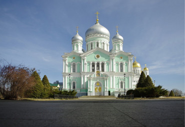 Сергиев Посад - Переславль-Залесский - Ростов Великий - Кострома - Ярославль - Иваново - Суздаль - Муром - Дивеево (5 дней). Москва.